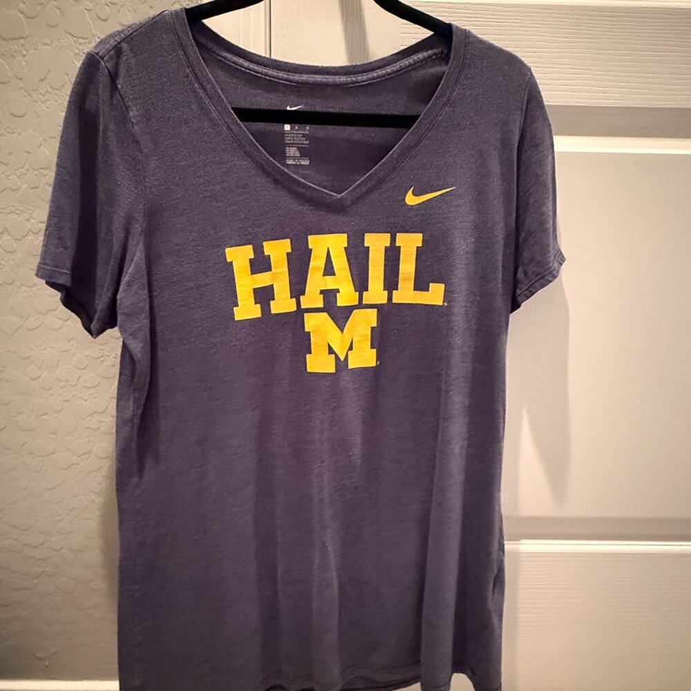 Nike | Michigan "Hail M" V-Neck Tee | Distressed Navy | Size: L
